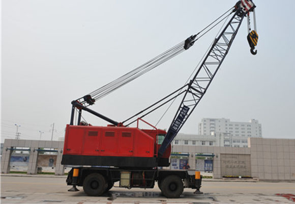 Rubber Tyred Harbour Crane